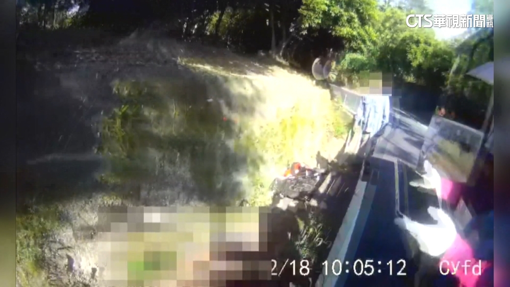 嘉義騎士不明原因自摔水溝　意識模糊送醫搶救