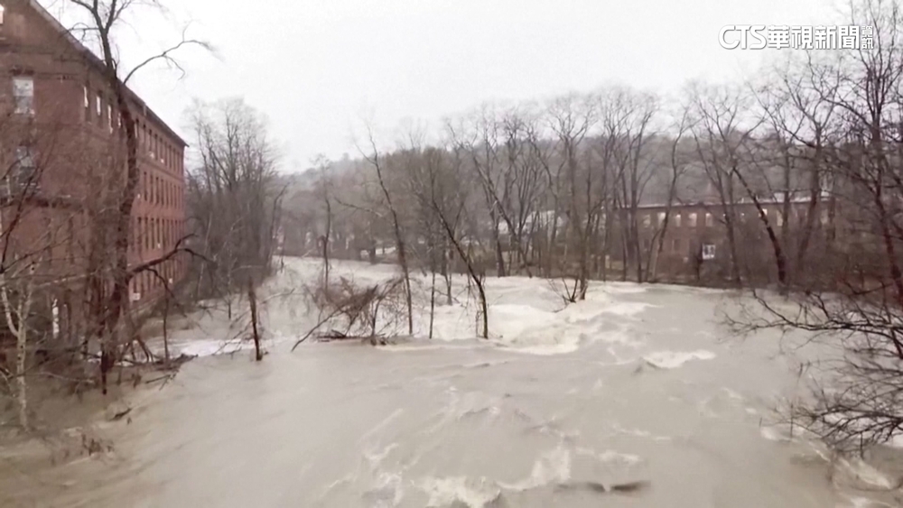 風暴強襲美東！　河川暴漲淹道路　由北到南釀災