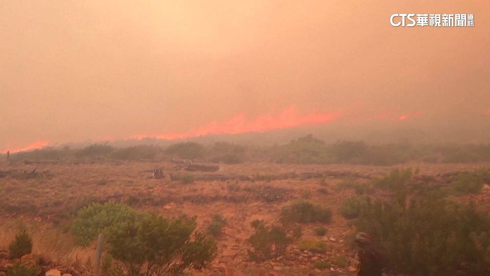 南非塞門鎮森林大火　緊鄰最大海軍基地
