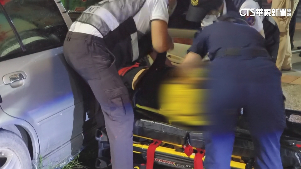 「等到不耐煩」倒車輾女友　男殺人未遂起訴