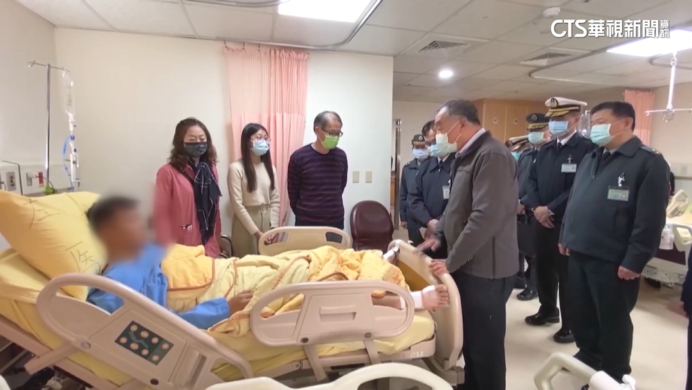 續搜海虎號3失聯　防長邱國正探視受傷官兵