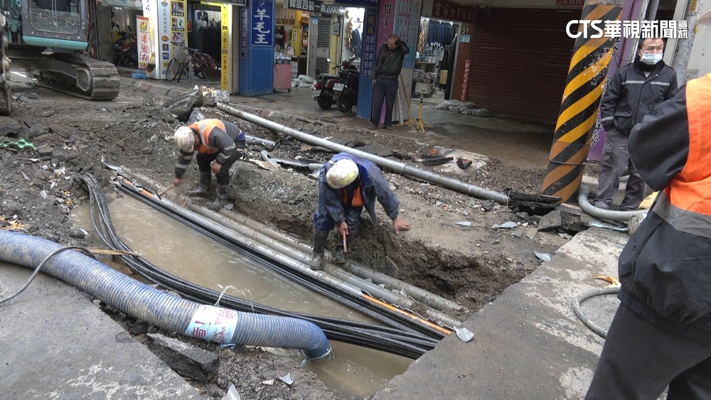 錯愕！疑天冷管線爆「湳雅夜市」停水　店沒水可用