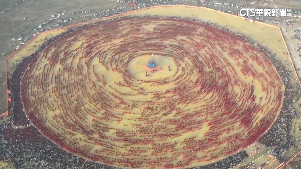 印度逾3萬阿希爾族婦女　祭祀演出「拉斯舞」