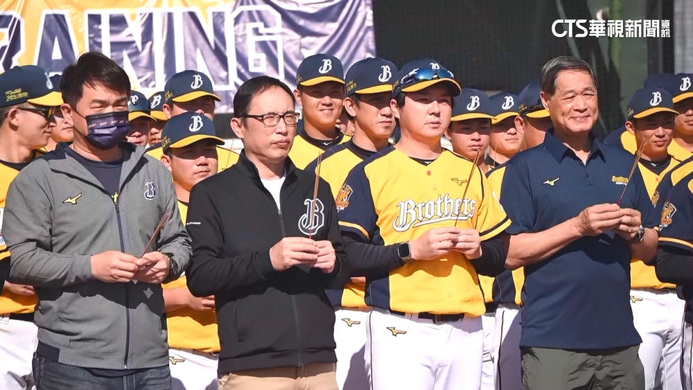 兄弟再換總教練！　彭政閔「健康因素」卸兵符