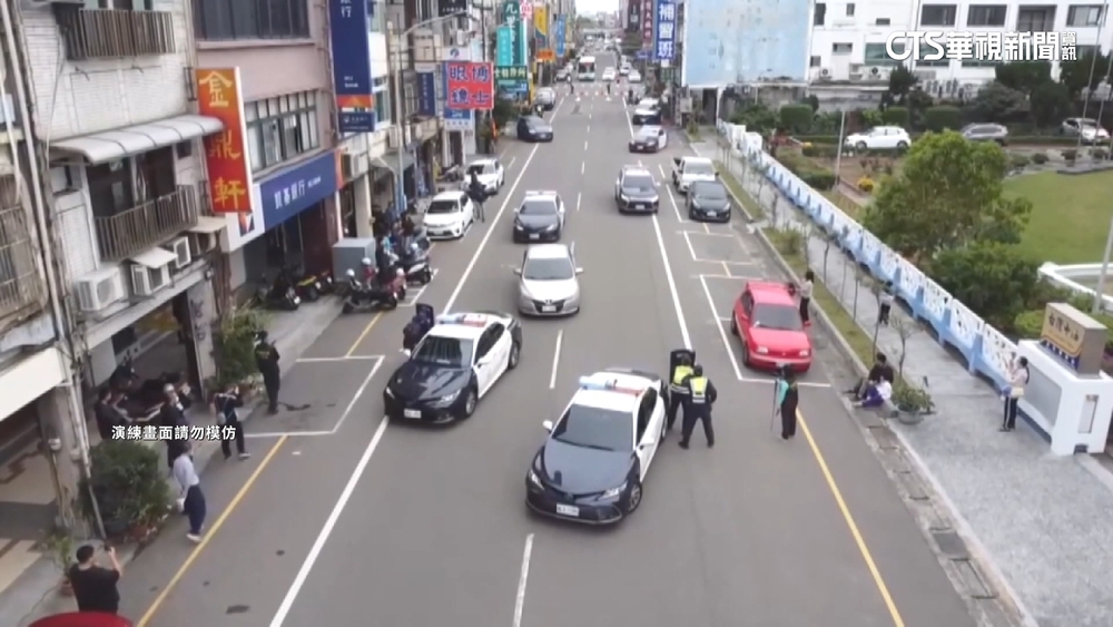 苗警防搶演練太逼真！　民眾嚇壞：以為警匪槍戰
