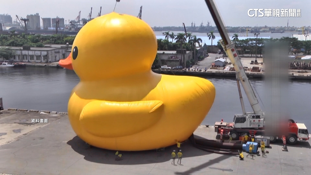 睽違10年！黃色小鴨重返高雄　1/27於愛河灣亮相