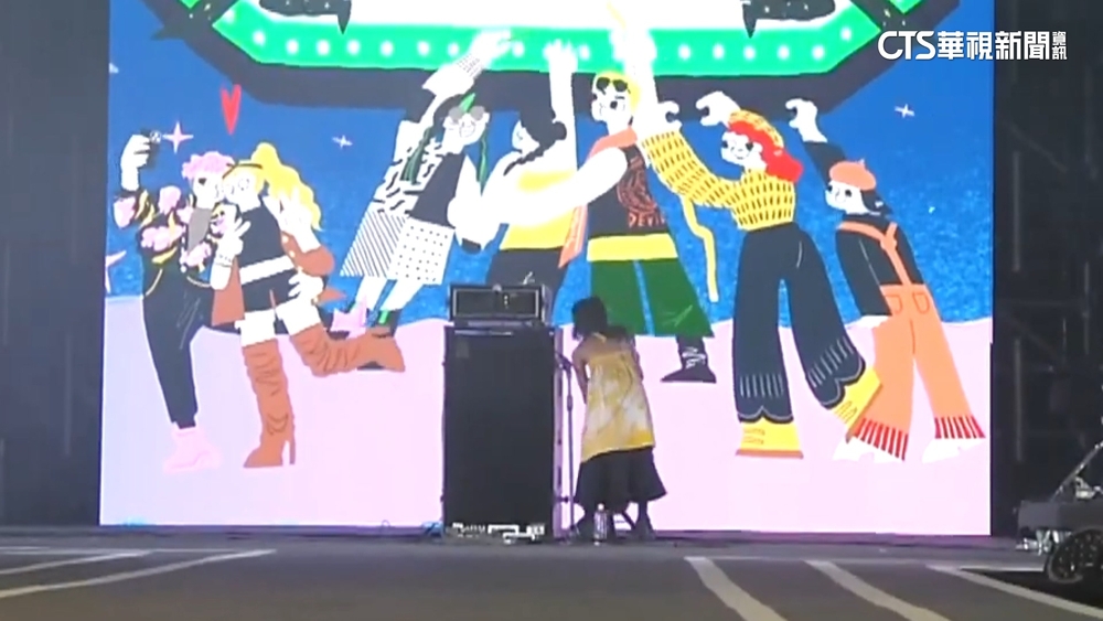 高雄跨年「1支筆虛驚」　樂團台上「喊有利器」引論戰