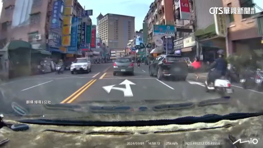 駕駛狂追！　車臨停突「自己跑」　專家：未打P檔.拉手剎車