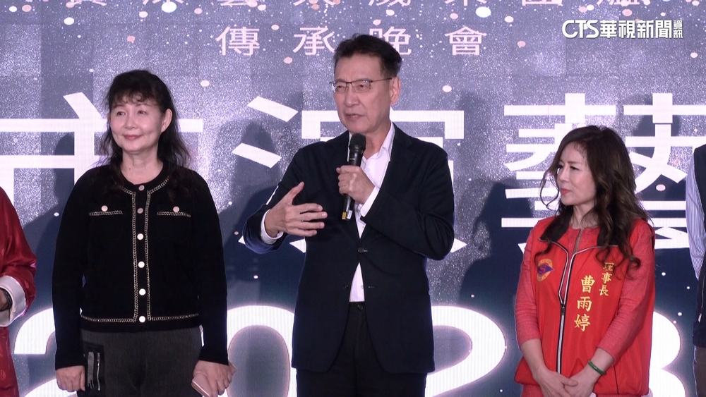 選戰倒數！　康出席工會餐敘.盈逛夜市.蕭開講