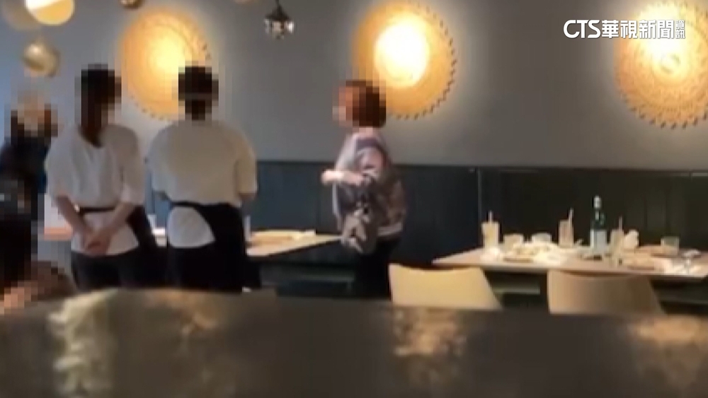 只點一份餐嫌「吃不飽」！母女飆罵討賠　店員鞠躬歉