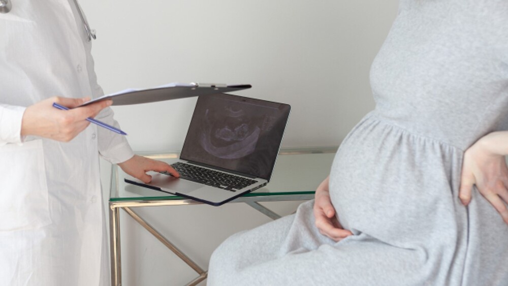 女子驗孕竟拿出一杯「大便」　名醫超傻眼　苦主現身說法