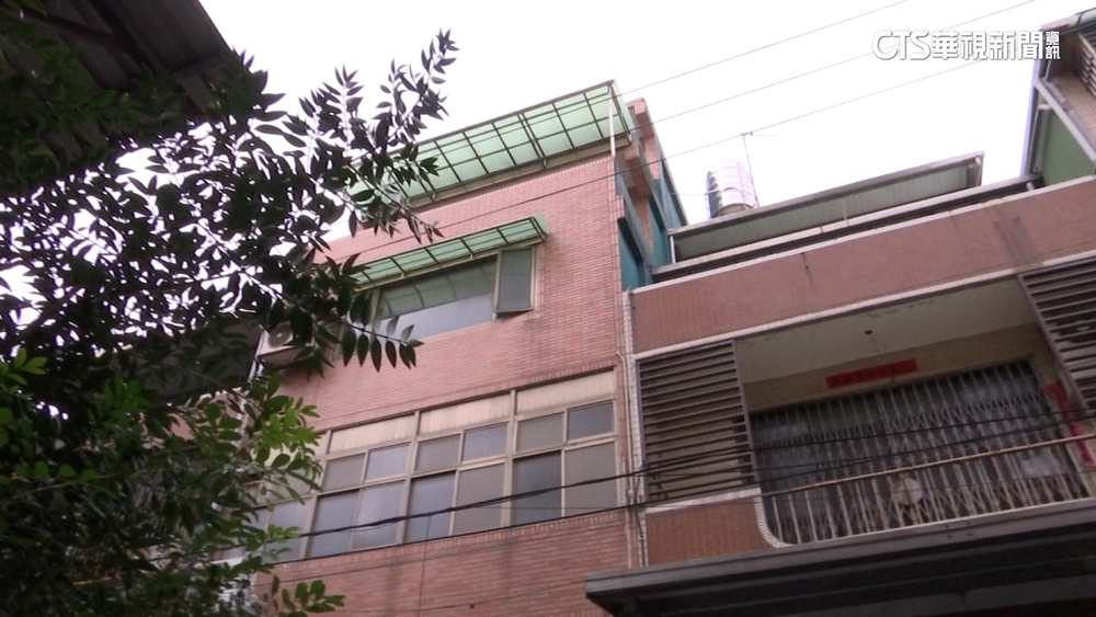 被鄰居指控敲牆.播不雅片擾民　判賠60萬+拘役