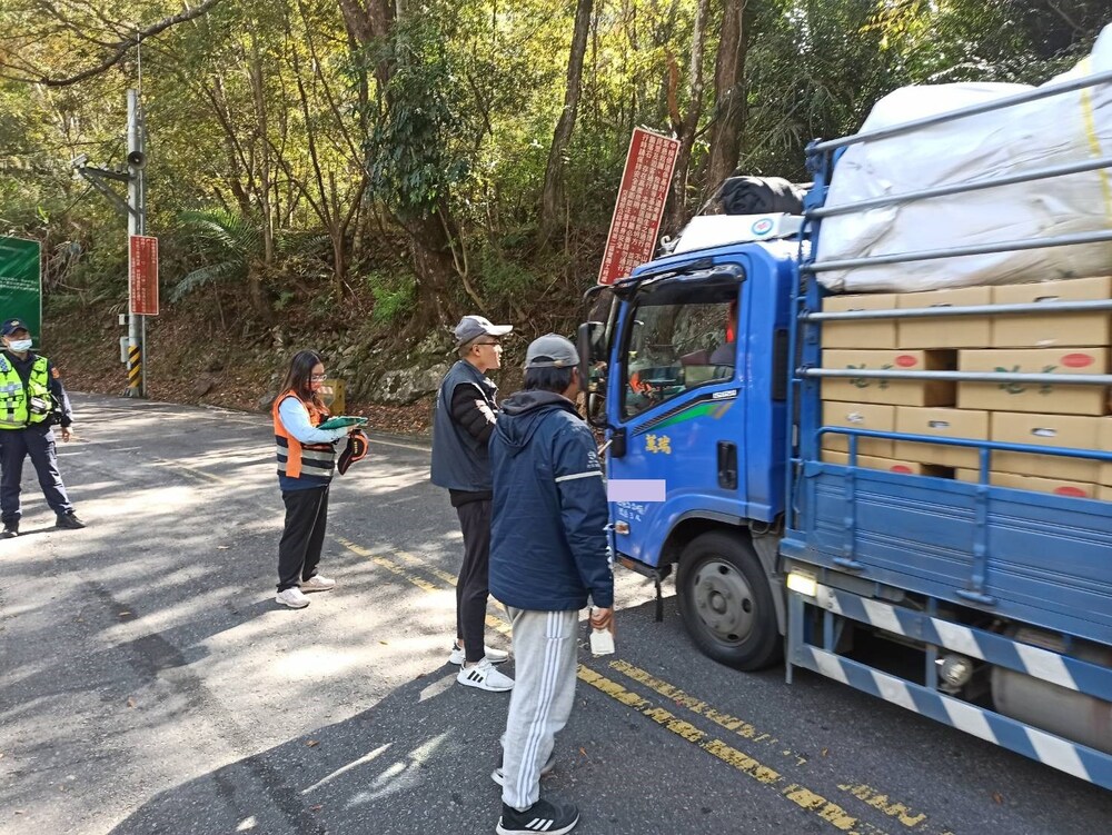 台8線稽查情形。圖／豐原監理站提供