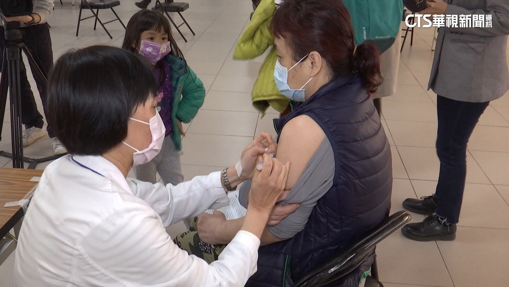 新冠舊疫苗保護力恐歸零　疾管署籲打新版疫苗