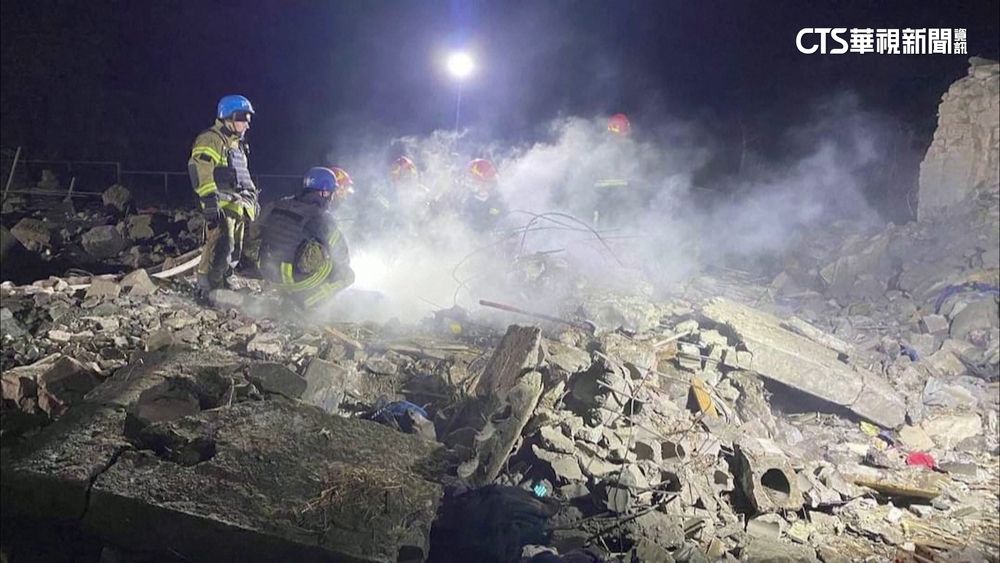 烏克蘭東部城鎮遭俄羅斯空襲　造成11人死亡