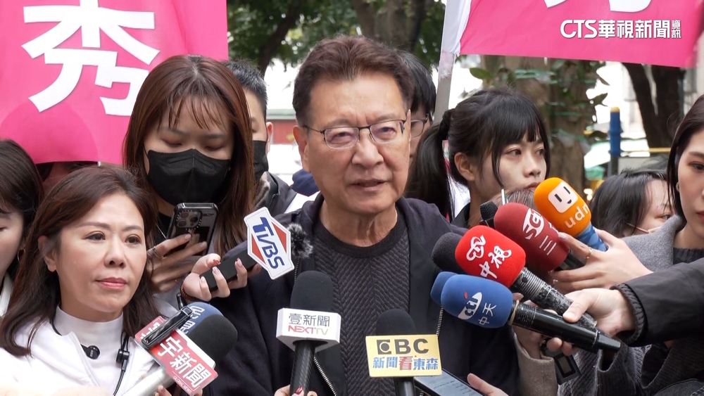 藍綠白高雄造勢　中共氣球首穿越本島南部空域