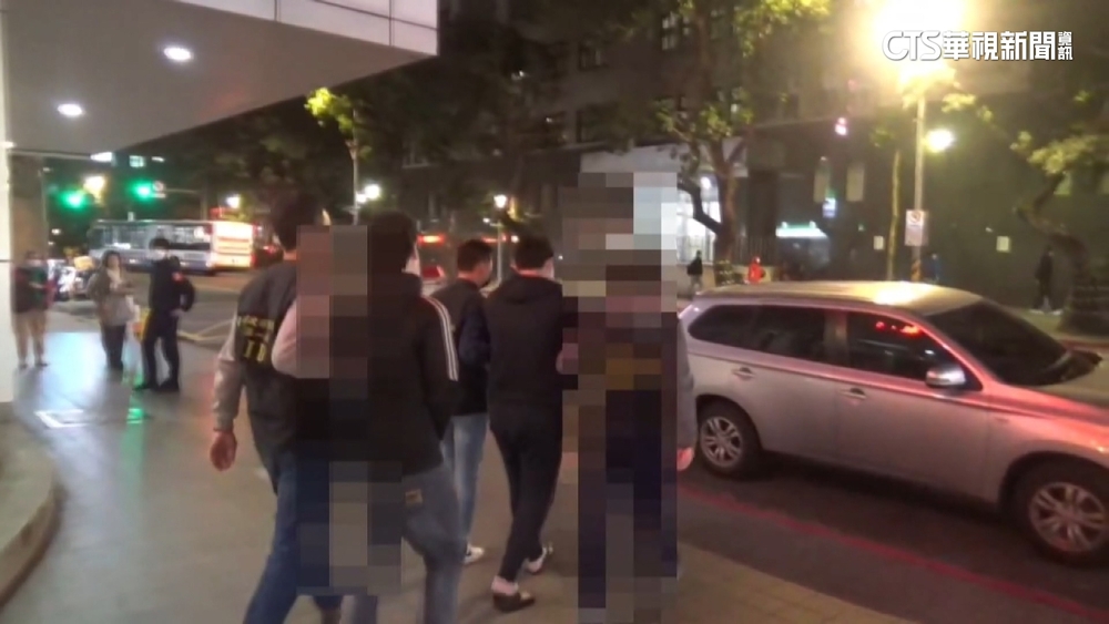 博愛特區婦遭搶230萬　警逮嫌.200萬消失疑「黑吃黑」