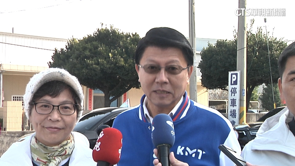 中一激戰區　蔡壁如找謝龍介車掃　蔡其昌派妻掃市場