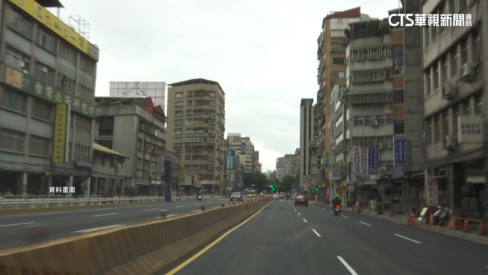 台北博愛特區傳搶案　婦人白天當街被搶230萬