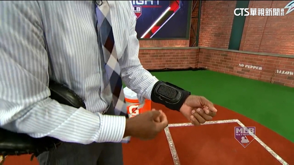 暗號用「說」的！　中職開放PitchCom加速投捕溝通