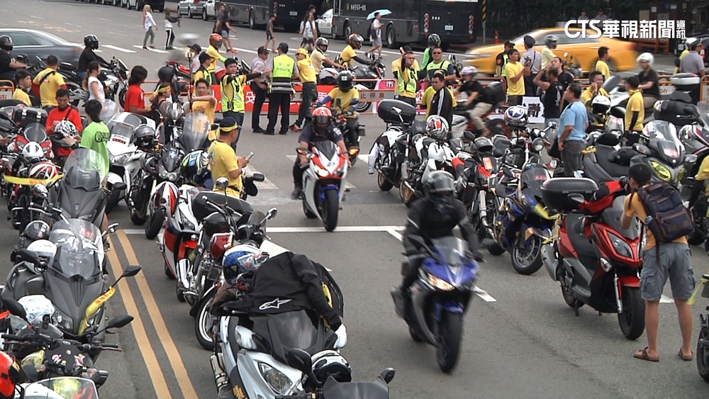 「重機上國道」暫未被採納　粉專號召騎國道投票