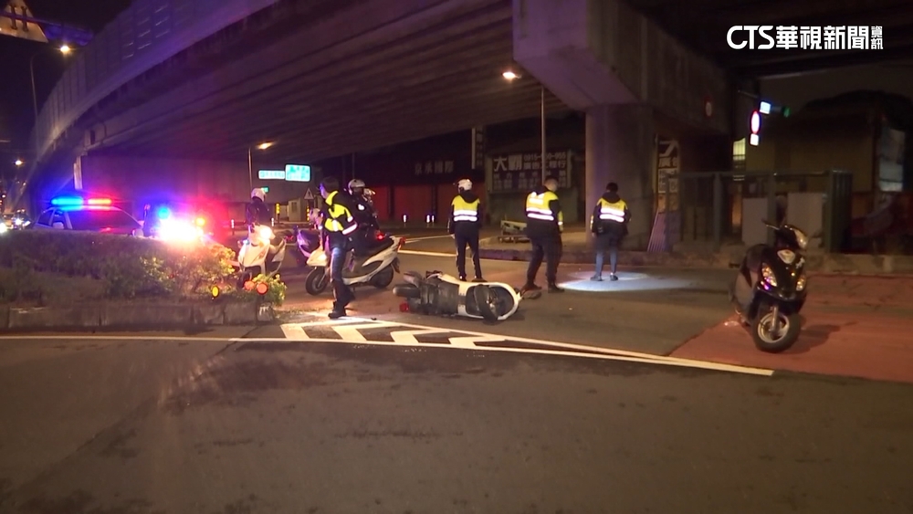 疑剎車失靈逆向自撞變電箱　住戶：碰一聲就沒電