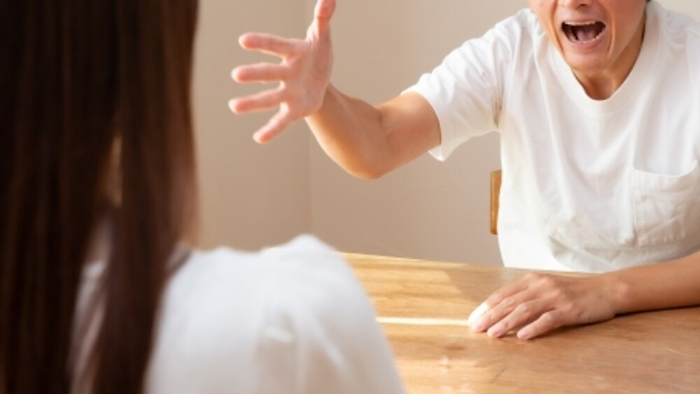 老公50幾歲「月薪12萬」喊退休　人妻反勸：撐久一點更好