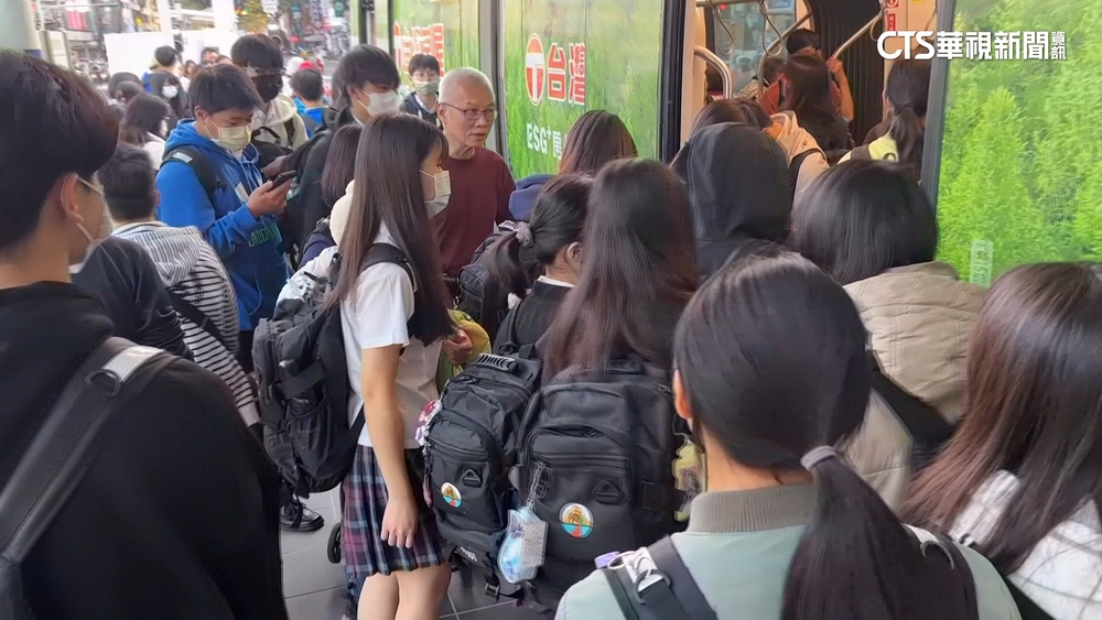 高雄輕軌成圓「沿線變紅線」　店家喊苦：生意跌5成