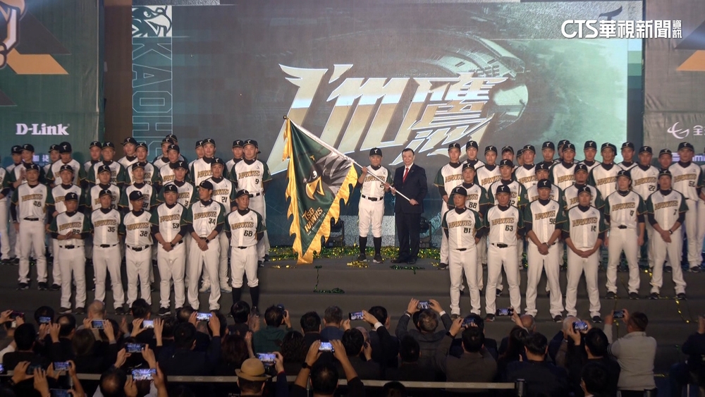 中職第6隊「台鋼雄鷹」成軍　「最強外掛」安芝儇助陣