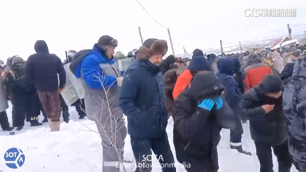 俄人不顧「反示威法」重懲　數千人罕見示威爆衝突