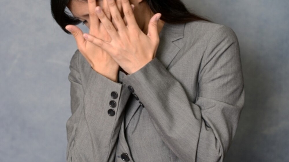 男機師涉性騷擾空姐　耳邊吹氣「來我房間」付慘痛代價