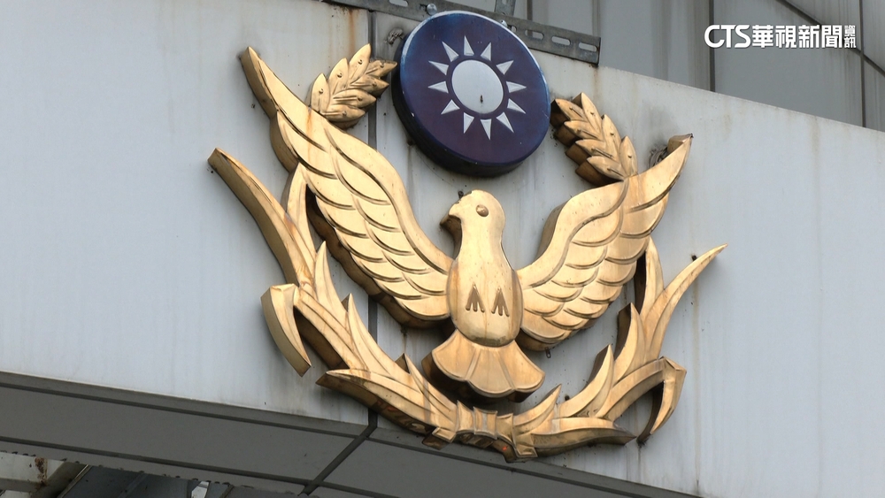 女警拾獲精品錢包「據為己有」　涉侵占.偽造文書送辦