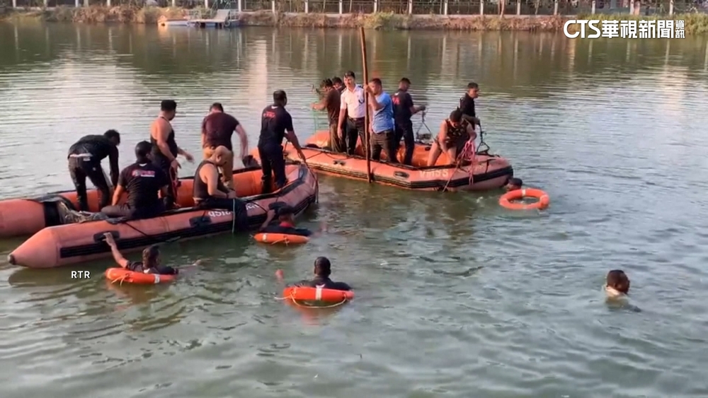 印度學校郊遊意外　遊湖船大超載翻覆16師生死