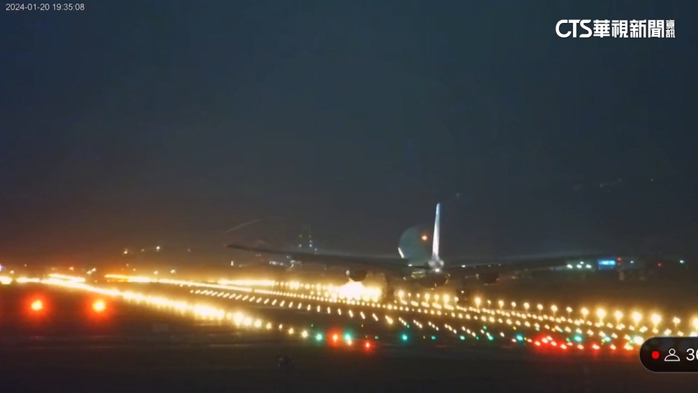 華航台北飛香港客機　突發「緊急代碼」艙壓異常折返