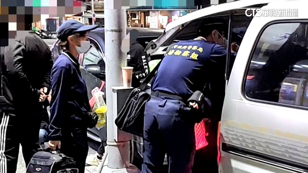 警方破門而入，發現一家5口陳屍床上，明顯死亡，派鑑識小組蒐證。圖／資料照