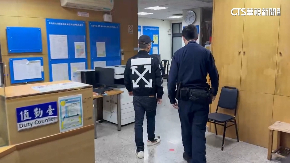 不只超哥打Toyz！　餐廳員工「補腳踹」　傷害罪移送