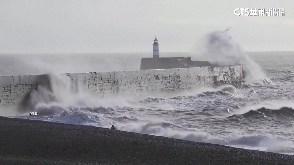 風暴伊莎侵襲英國　北愛爾蘭4.5萬戶斷電中
