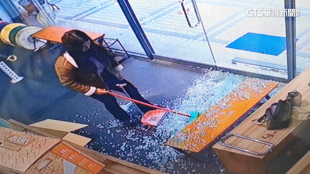 溫差大？外力？嘉.高皆傳玻璃爆　業者驚訝急善後