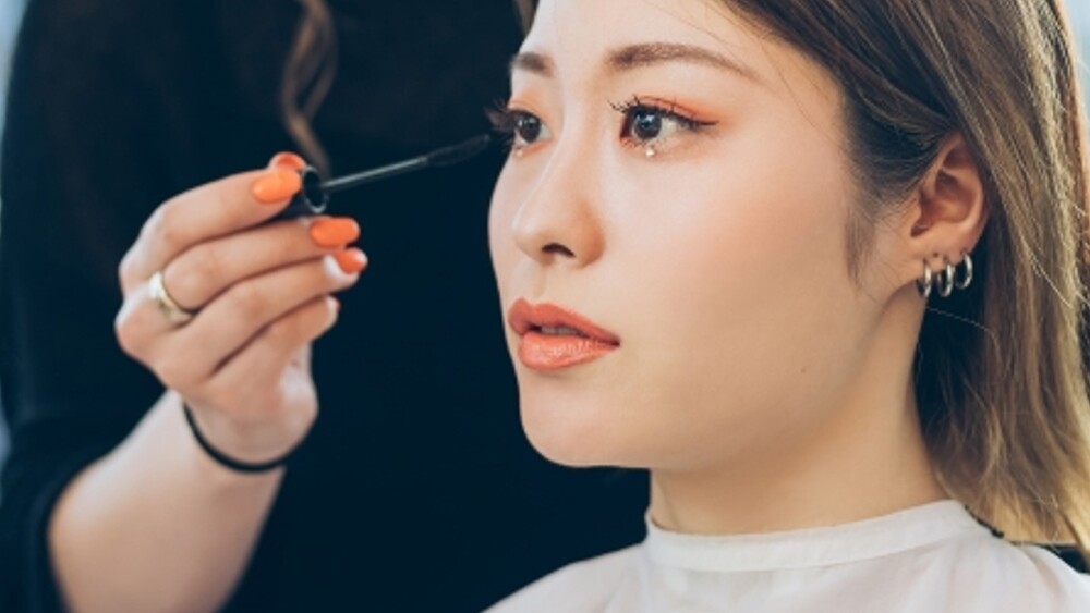 「睫毛滋養液」真能讓睫毛變長？　食藥署：無任何科學根據