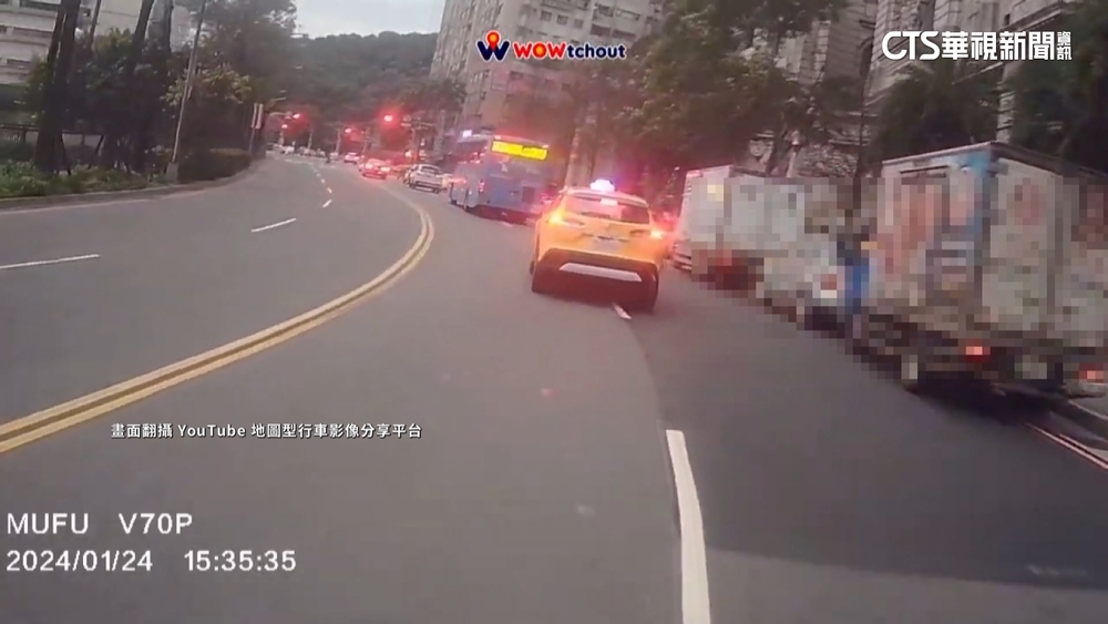 基隆千戶大社區「車亮雙黃燈停一排」　警：會加強取締