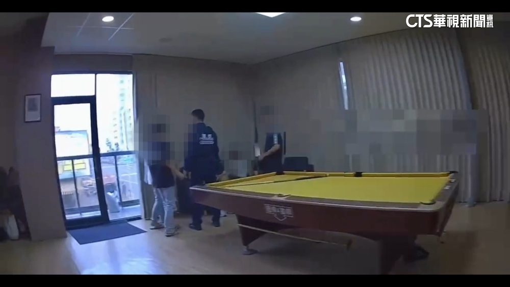 撞球館顧客酒後爆肢體衝突　警維護治安急追3嫌