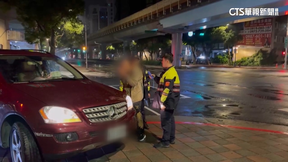 醉不上路！　駕駛酒測值1.01　拜天拜地.嗆員警