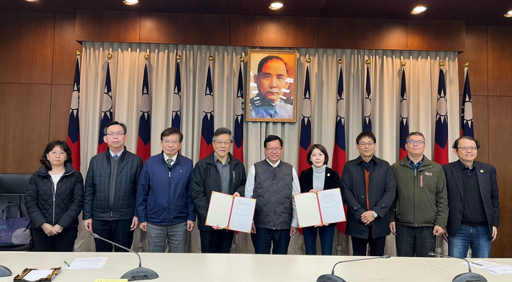 罷工危機解除！長榮機師再加薪逾1萬 鄭文燦出面：是新的開始