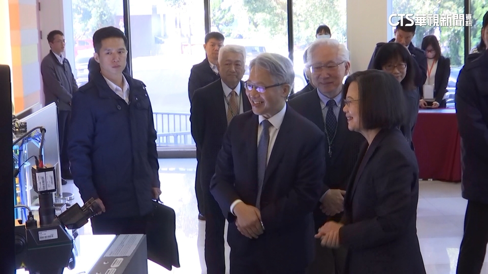 與世界齊名！中研院研發台首部「五位元量子電腦」