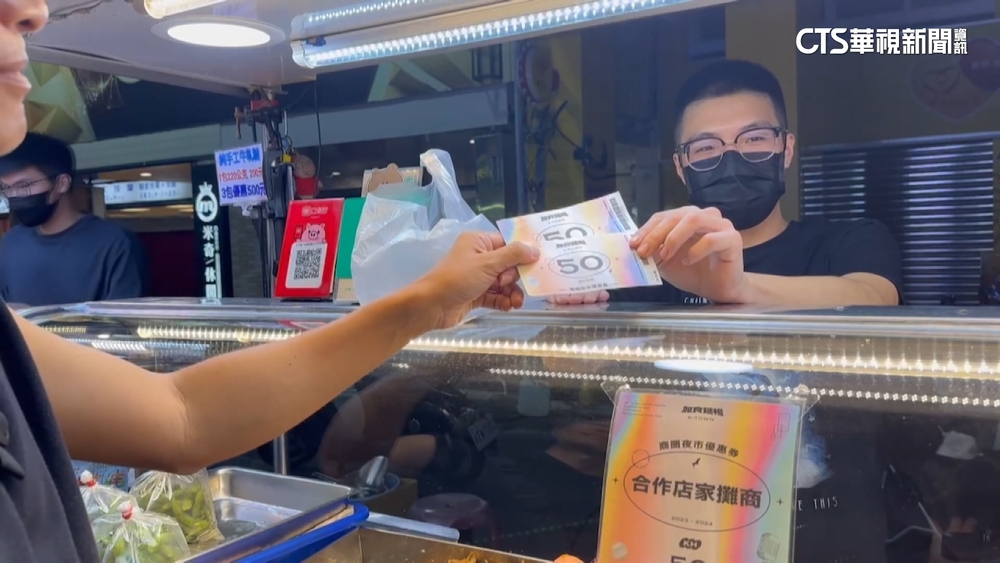 黃小鴨「吸金」　週末65萬人次創10億觀光產值