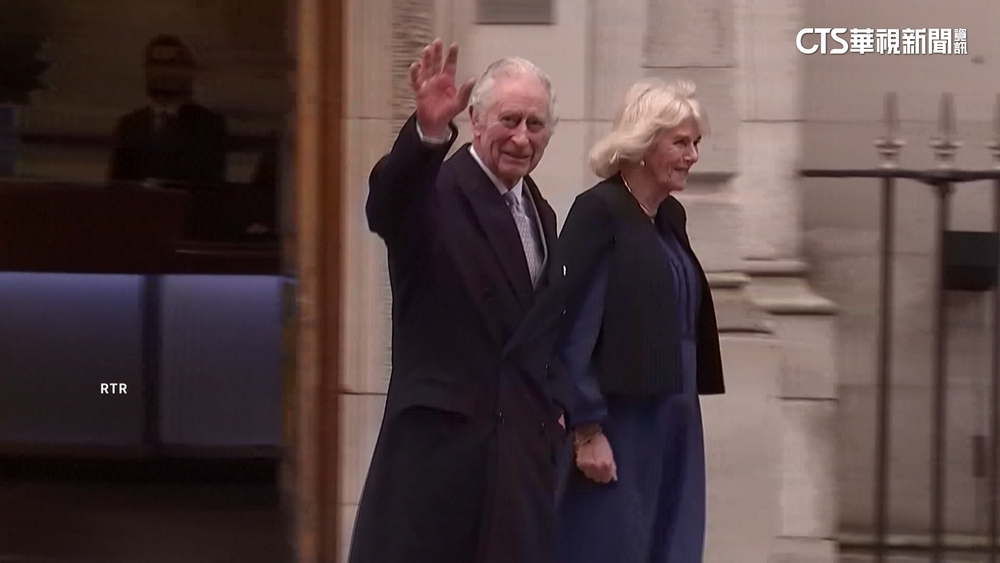 英王查爾斯三世術後出院　向民眾揮手致意