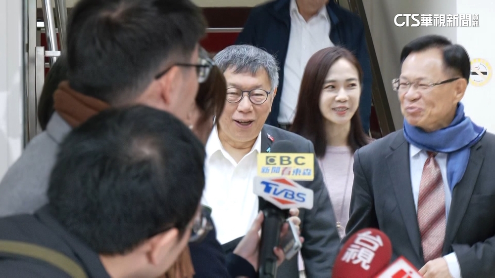 柯文哲與黨團晨會激烈討論　白委明早9：30公布結論