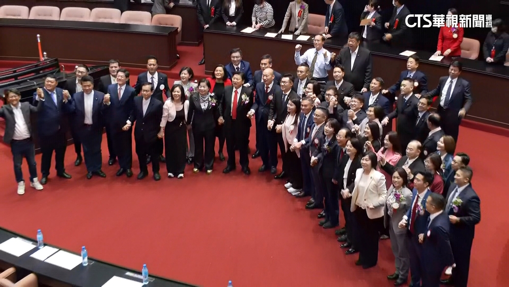 泛藍54席沒人跑票！　國民黨「韓江配」奪立院龍頭