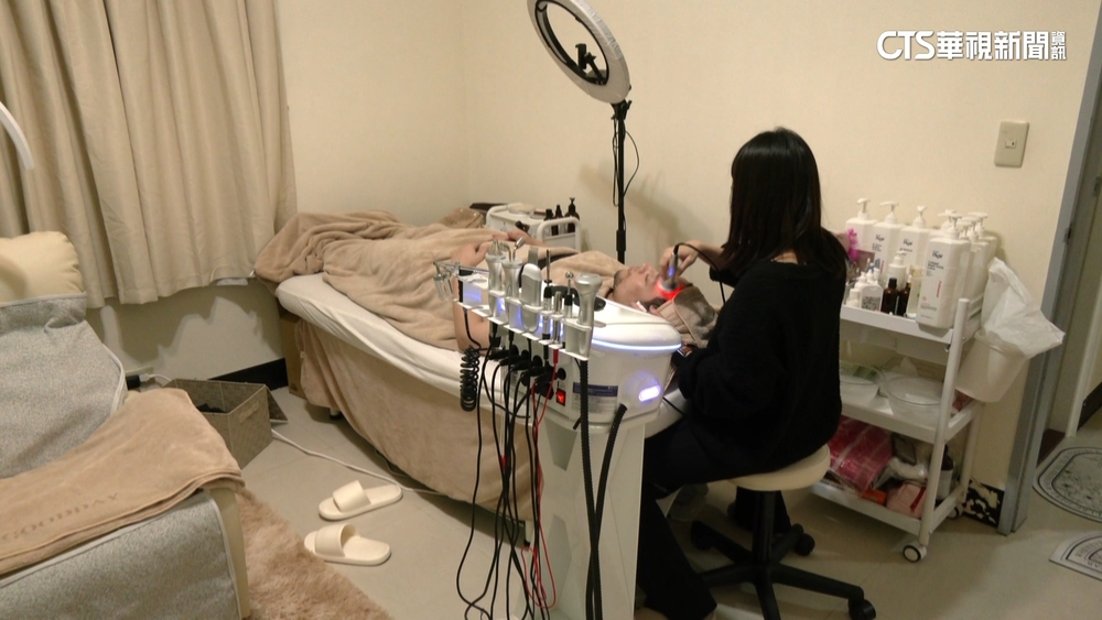 女性美容師風險高　接男客多需「女伴陪同」
