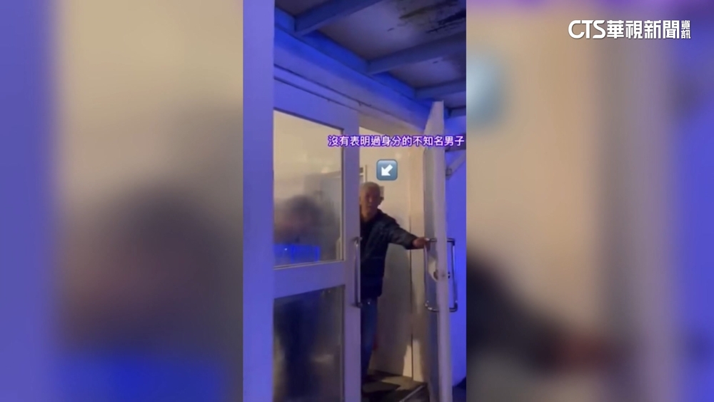 基隆東岸廣場爭議延燒　大批警力破門強換鎖